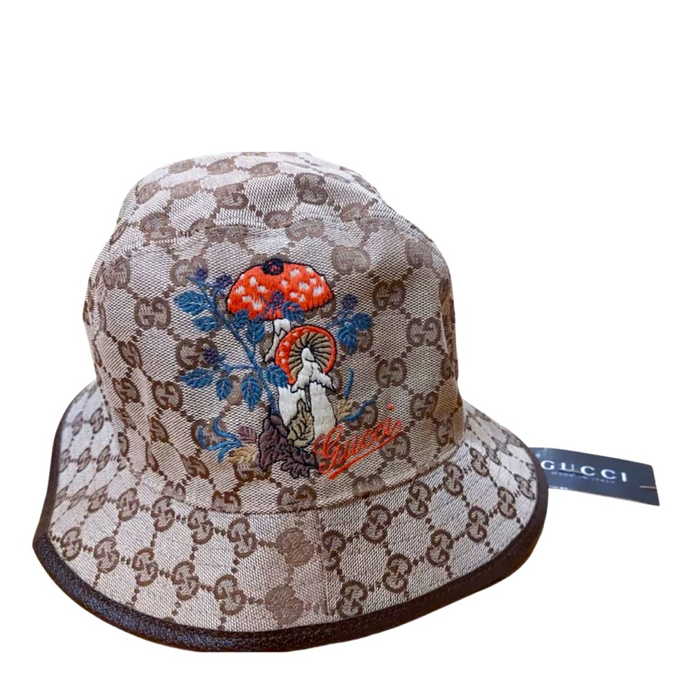 Gucci unisex bucket hat with etch mushroom designs